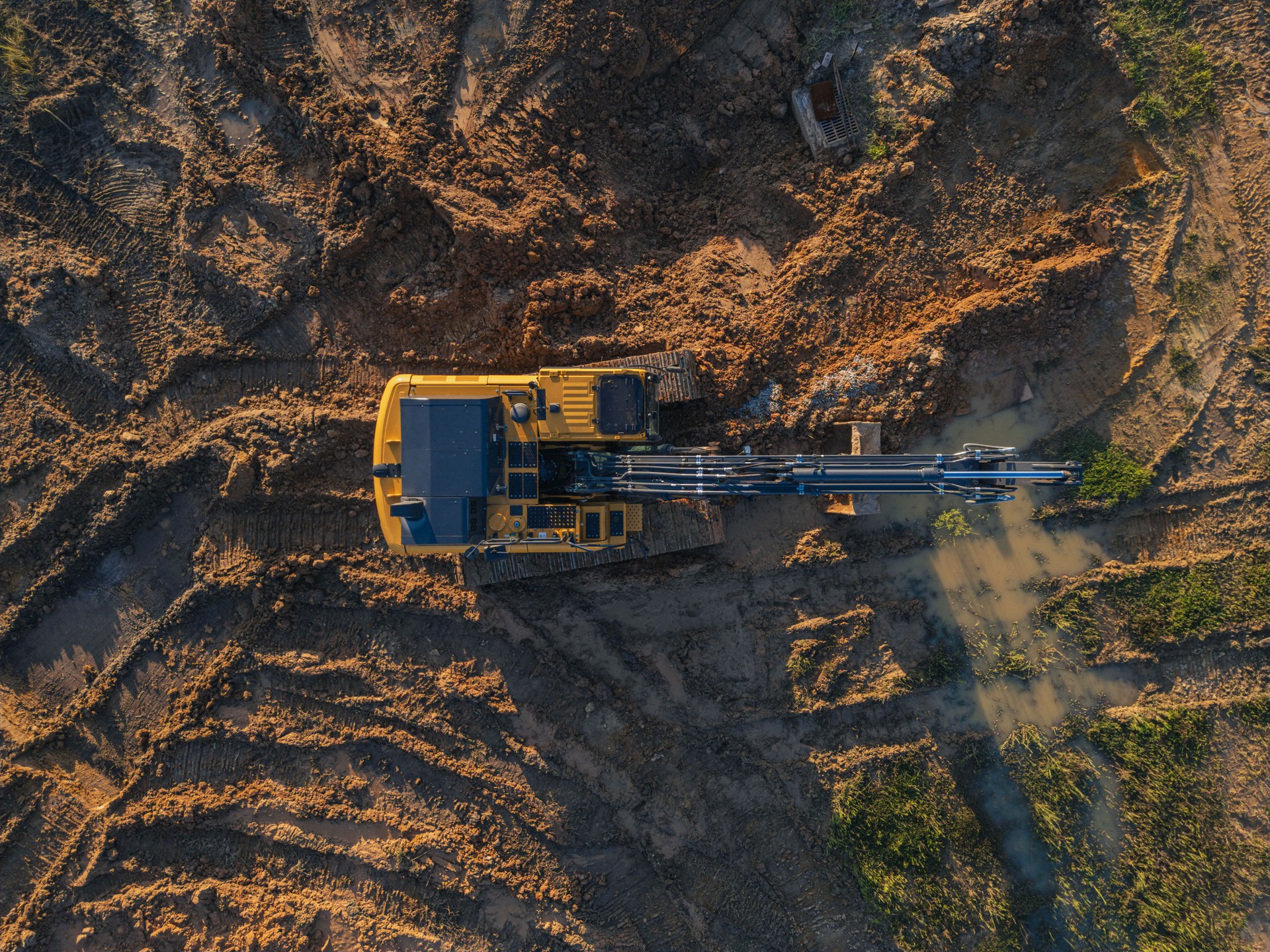 Excavator - Heavy Equipment - New Construction Home Site - North Carolina - Empty Lot - Top Down High Angle